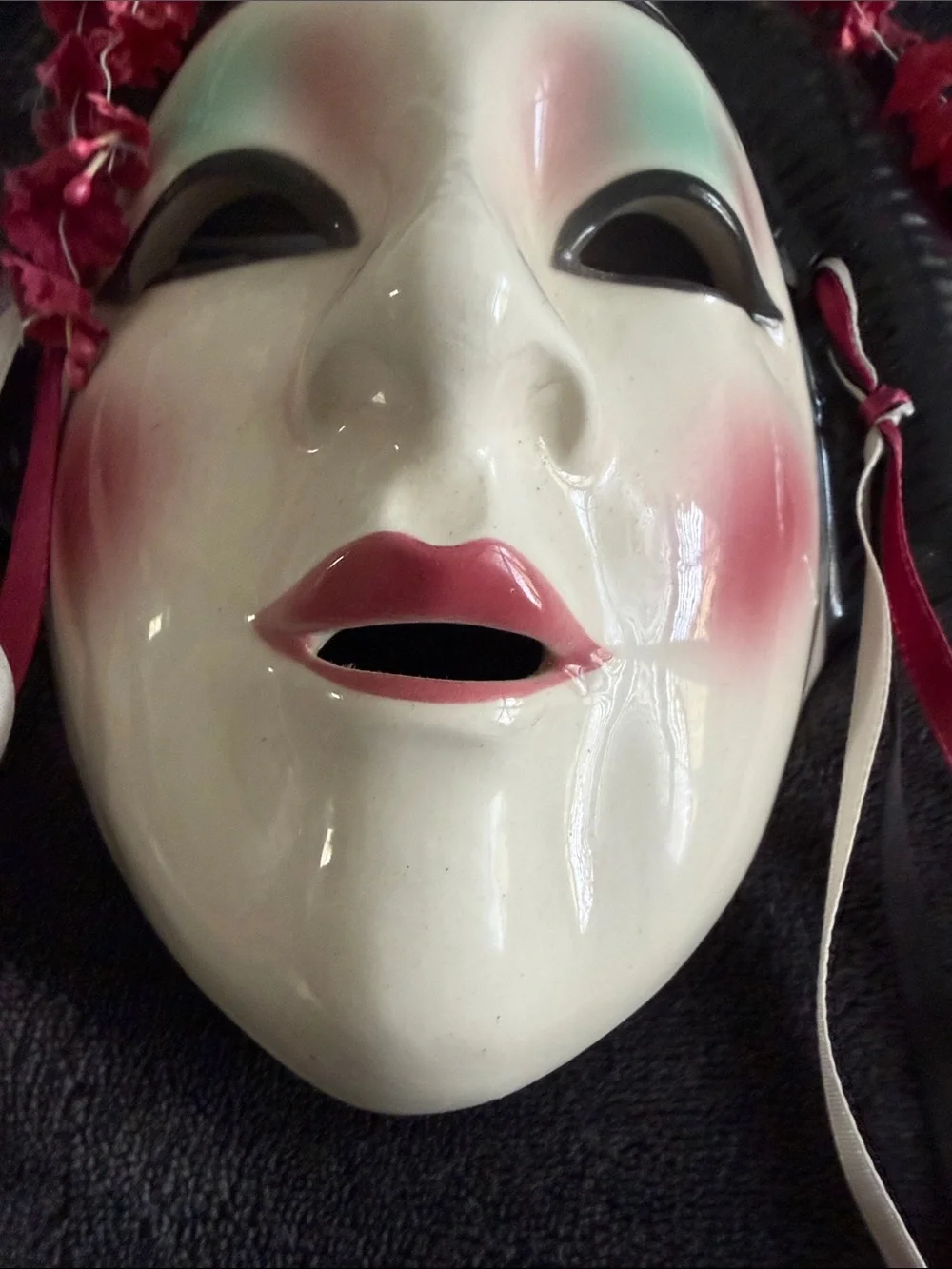 Vintage Decorative Geisha Wall Mask in Cream and Pink